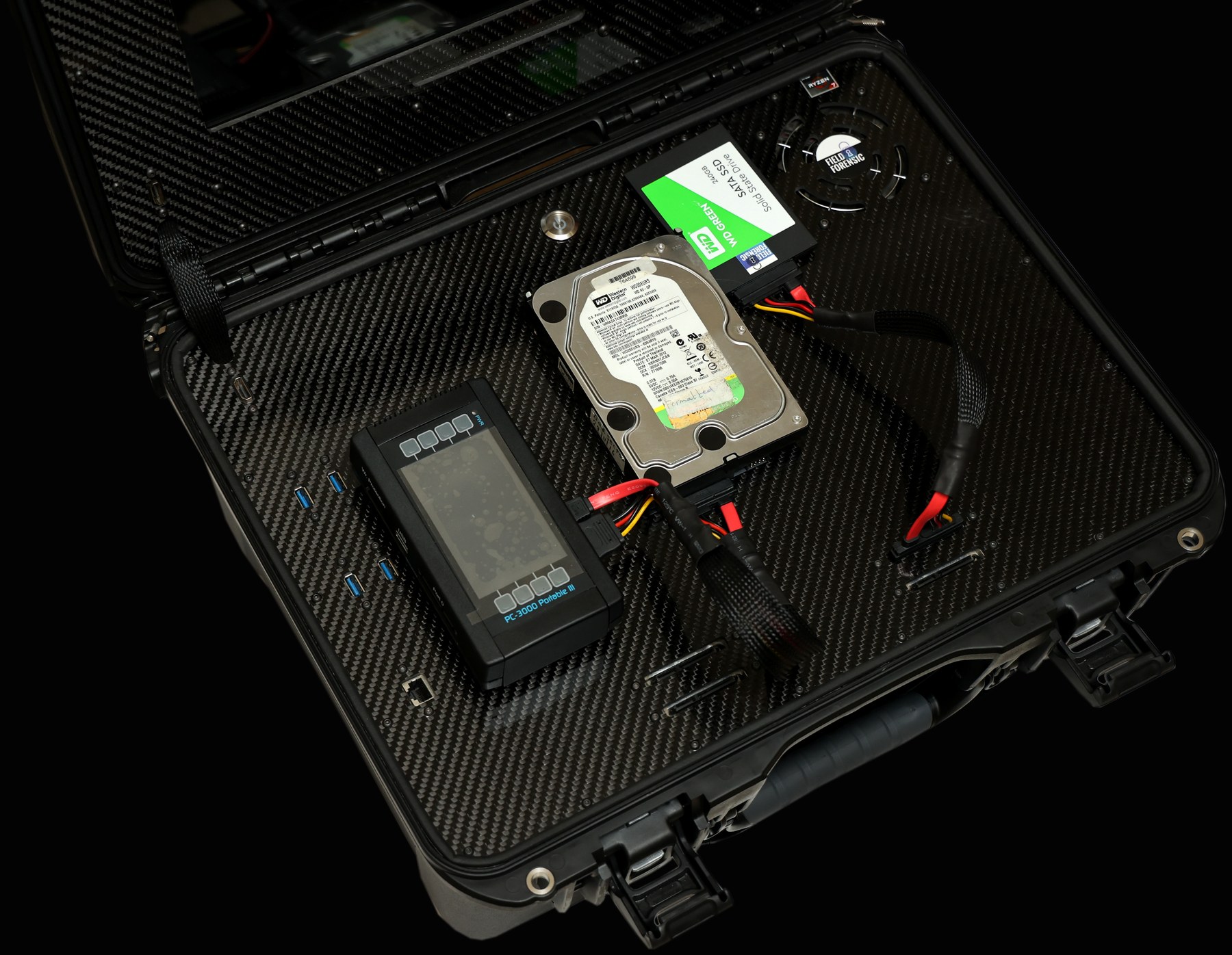 Field Forensic Pro — connected for live acquisition